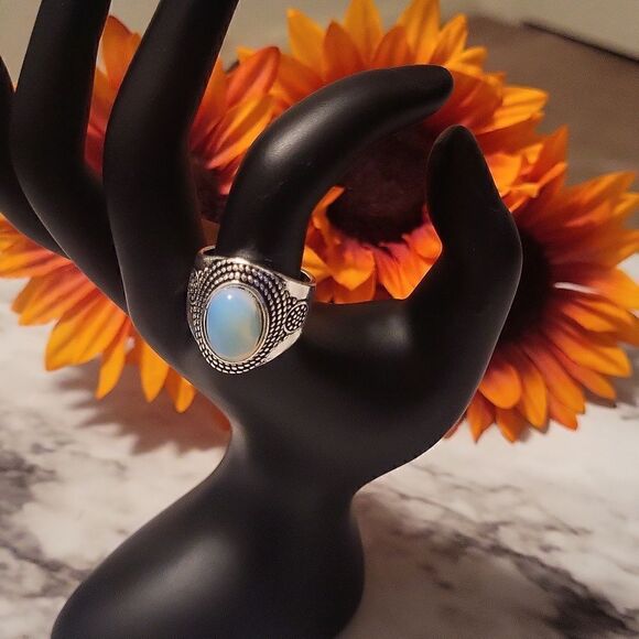 Oval Embellishment Silvery Moonstone Simulate Ring - Picture 2 of 14